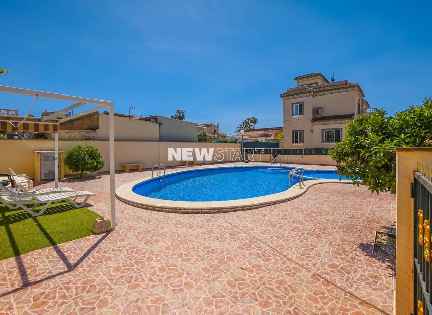 Revente - Maison mitoyenne - La Marina - Urb. El Oasis