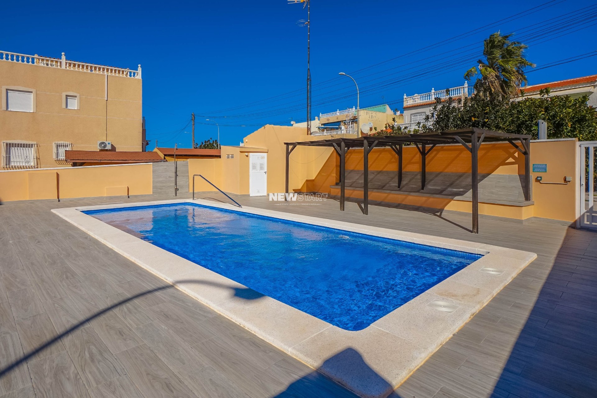 Revente - Maison mitoyenne - La Marina - Urb. La Marina