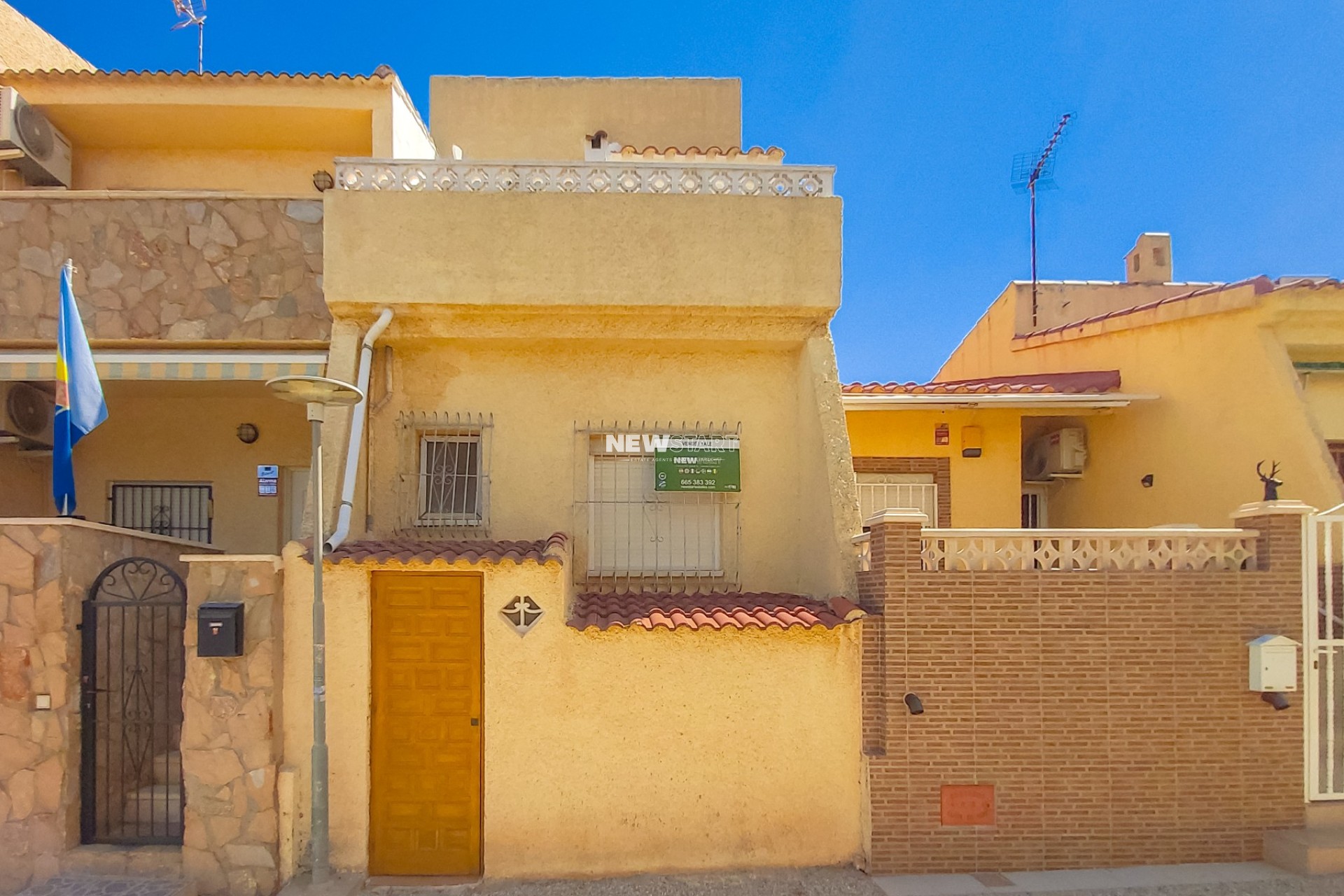 Revente - Mitoyenne - La Marina - Urb. La Marina