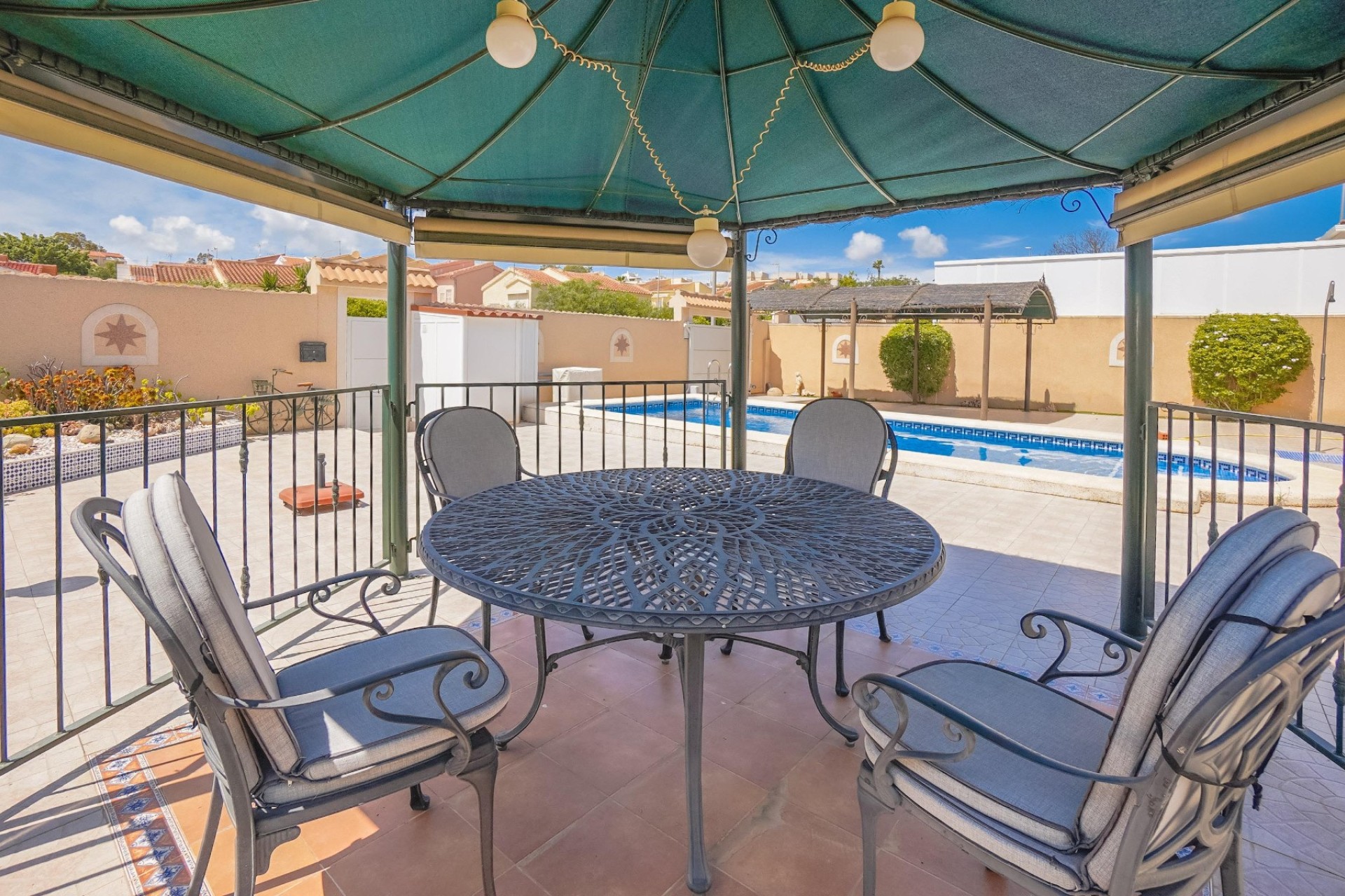 Revente - Villa Indépendante - La Marina - Urb. La Marina