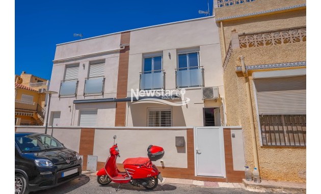 Townhouse - Resale - La Marina - Urb. La Marina