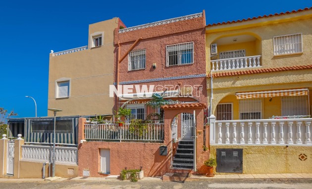 Townhouse - Resale - La Marina - Urb. La Marina