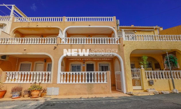 Townhouse - Resale - La Marina - Urb. La Marina