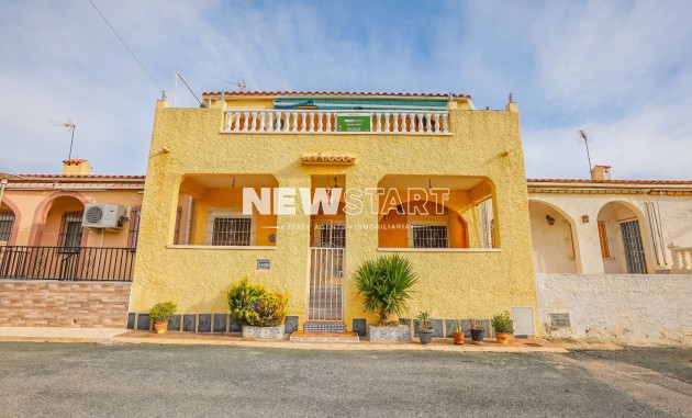 Townhouse - Resale - La Marina - Urb. La Marina