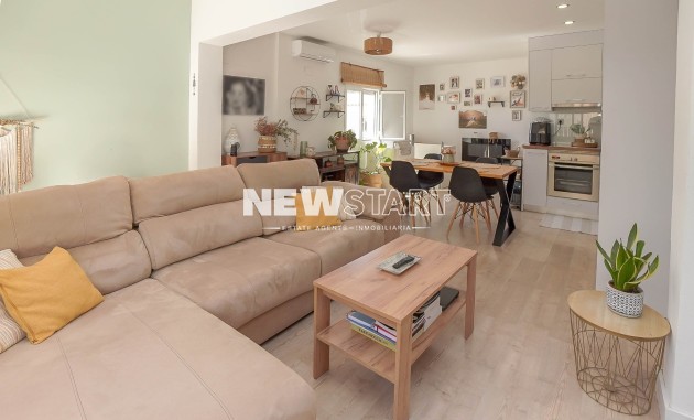 Townhouse - Resale - La Marina - Urb. La Marina