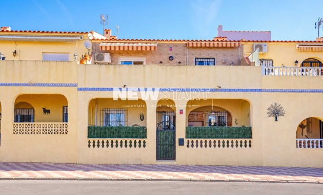 Townhouse - Resale - La Marina - Urb. La Marina
