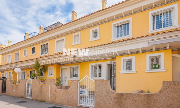 Townhouse - Resale - La Marina - Urb. La Marina
