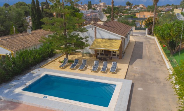 Villa - Herverkoop - La Marina - Urb. El Oasis