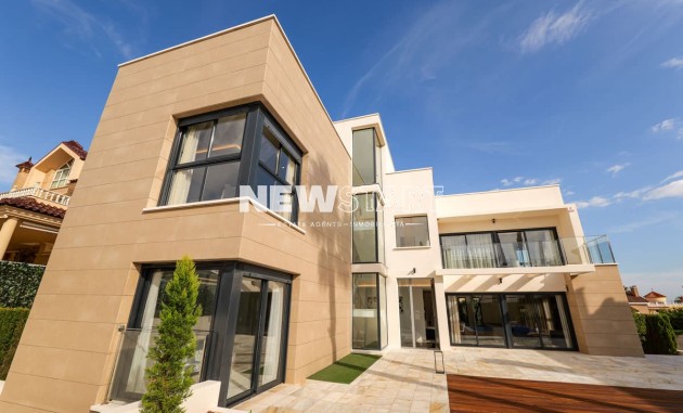 Villa - Neue Gebäude - Torrevieja - Torrevieja