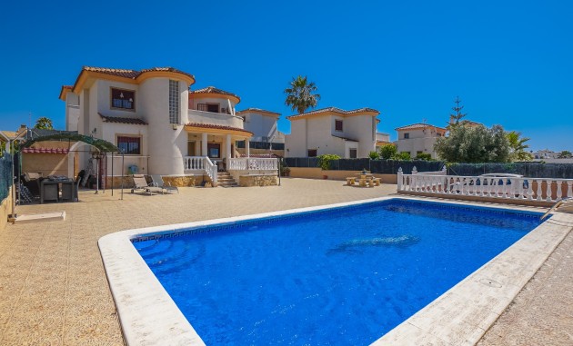 Villa - Wiederverkauf - La Marina - Urb. La Marina
