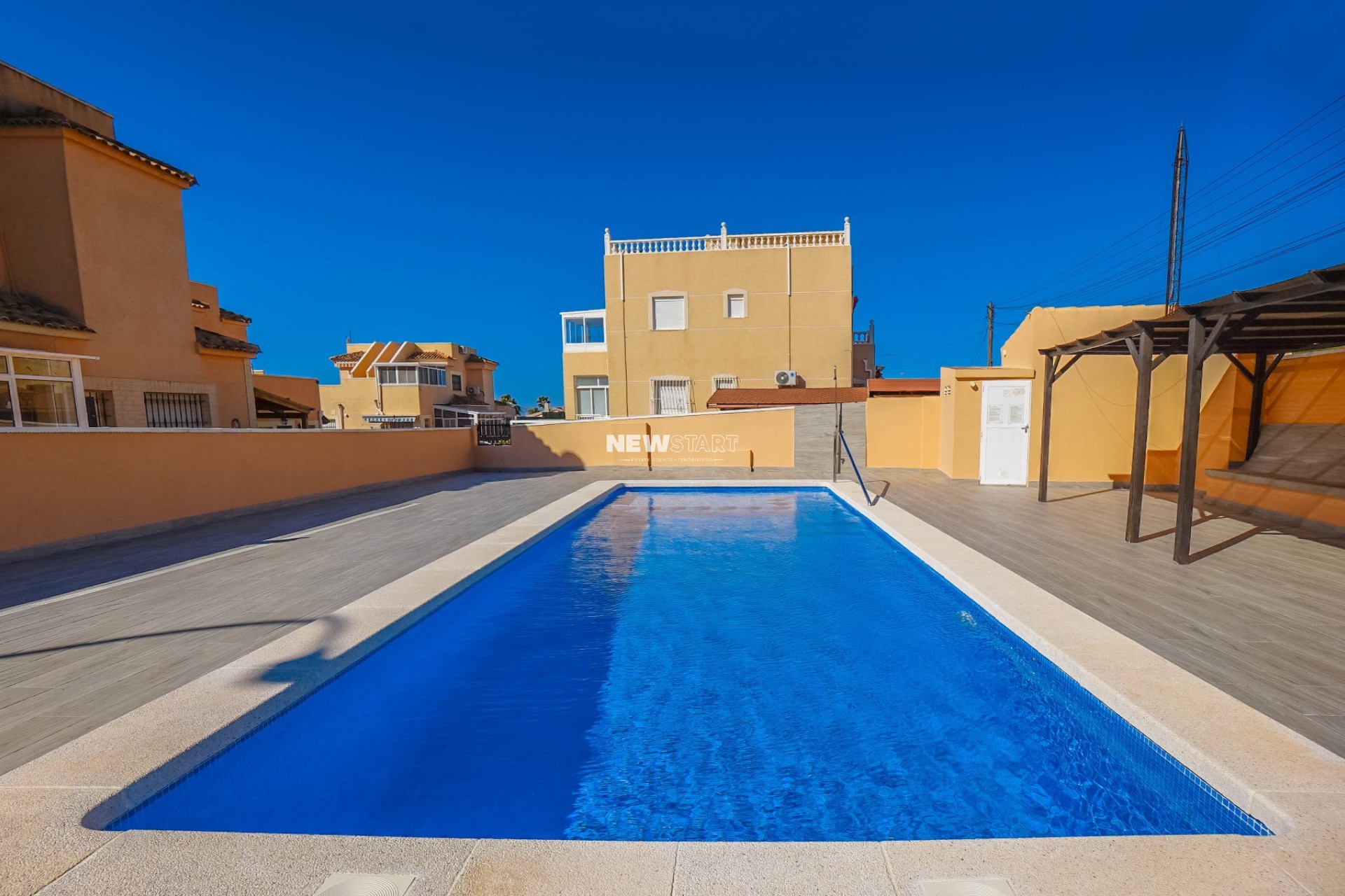 Wiederverkauf - Doppelhaushälfte - La Marina - Urb. La Marina