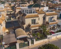 Wiederverkauf - Doppelhaushälfte mit vier Schlafzimmern - La Marina - Urb. El Oasis