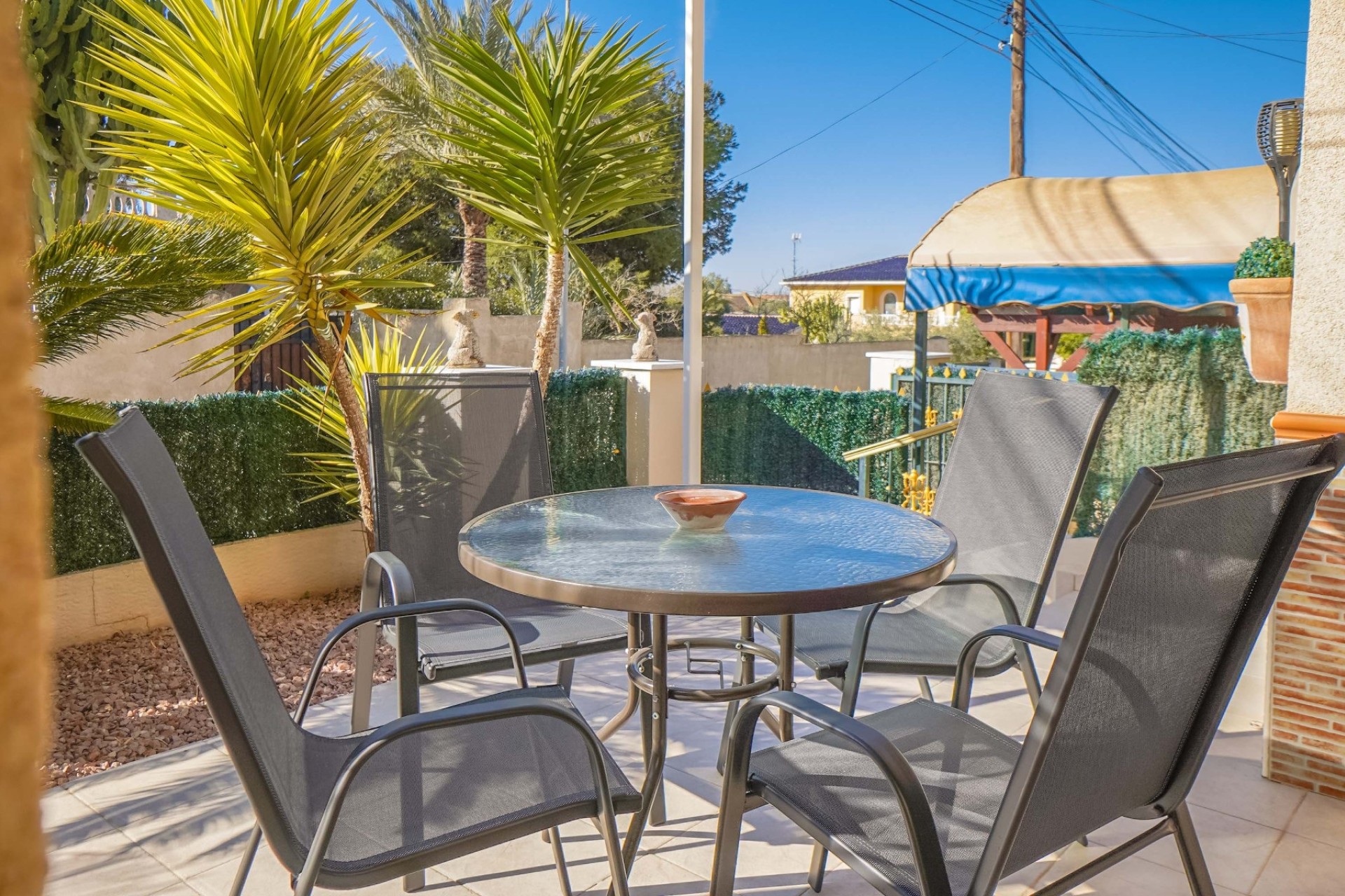 Wiederverkauf - Doppelhaushälfte mit vier Schlafzimmern - La Marina - Urb. El Oasis
