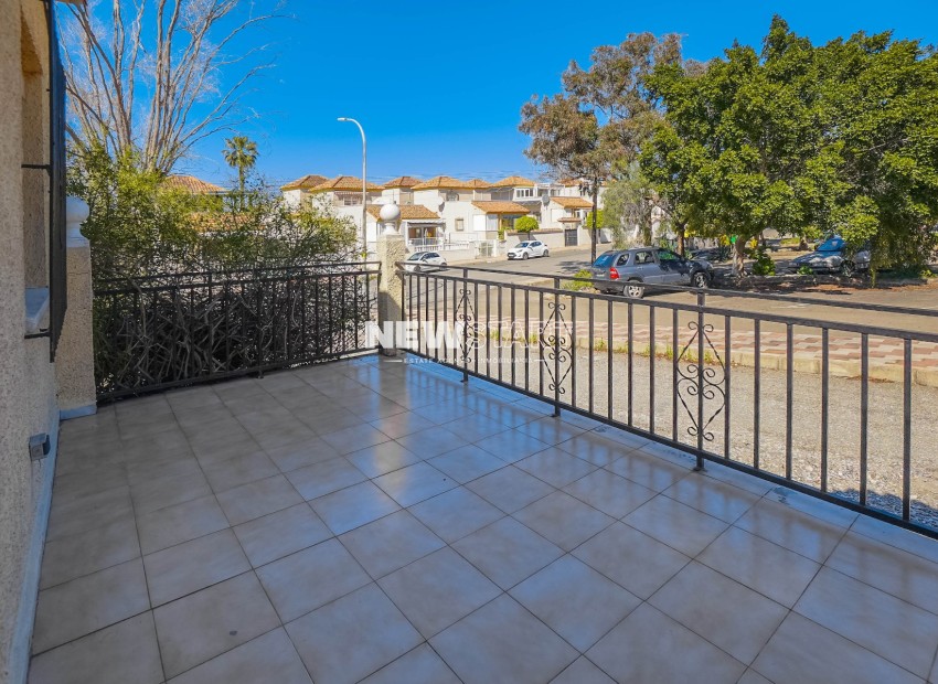 Wiederverkauf - Endterrasse - La Marina - Urb. La Marina