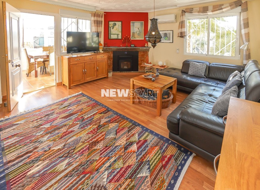 Wiederverkauf - Freistehend - La Marina - Urb. El Oasis