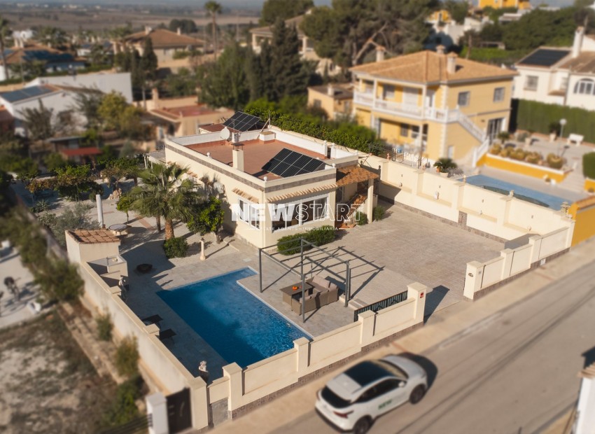 Wiederverkauf - Freistehend - La Marina - Urb. El Oasis