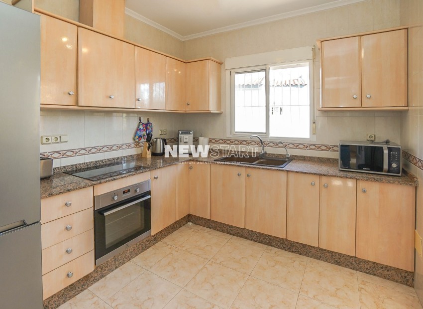 Wiederverkauf - Freistehend - La Marina - Urb. La Escuera