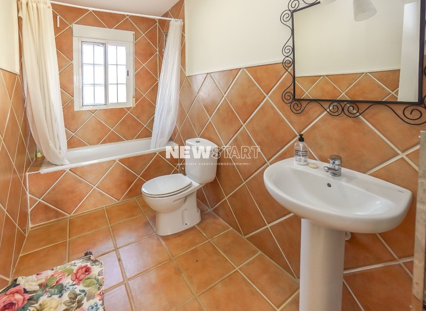 Wiederverkauf - Freistehend - La Marina - Urb. La Escuera