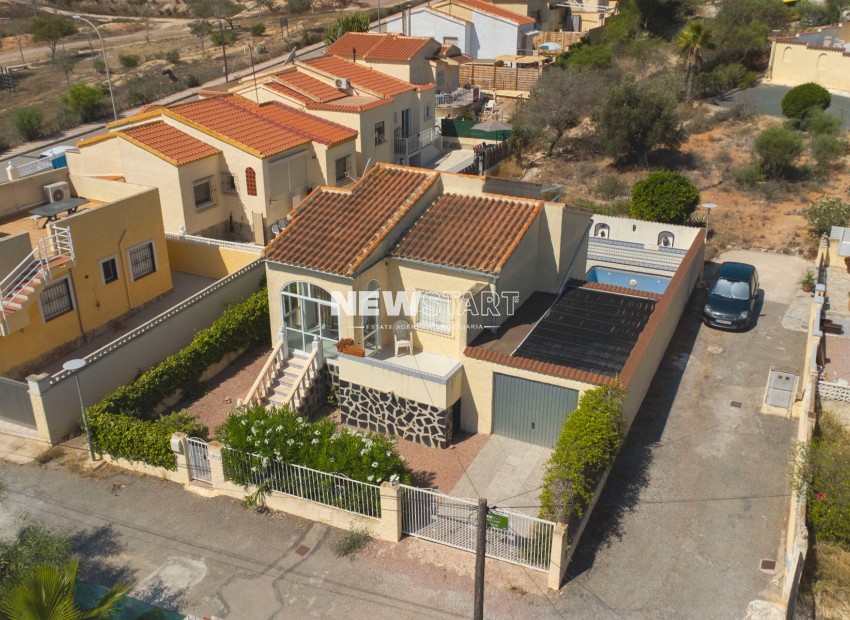 Wiederverkauf - Freistehend - La Marina - Urb. La Marina