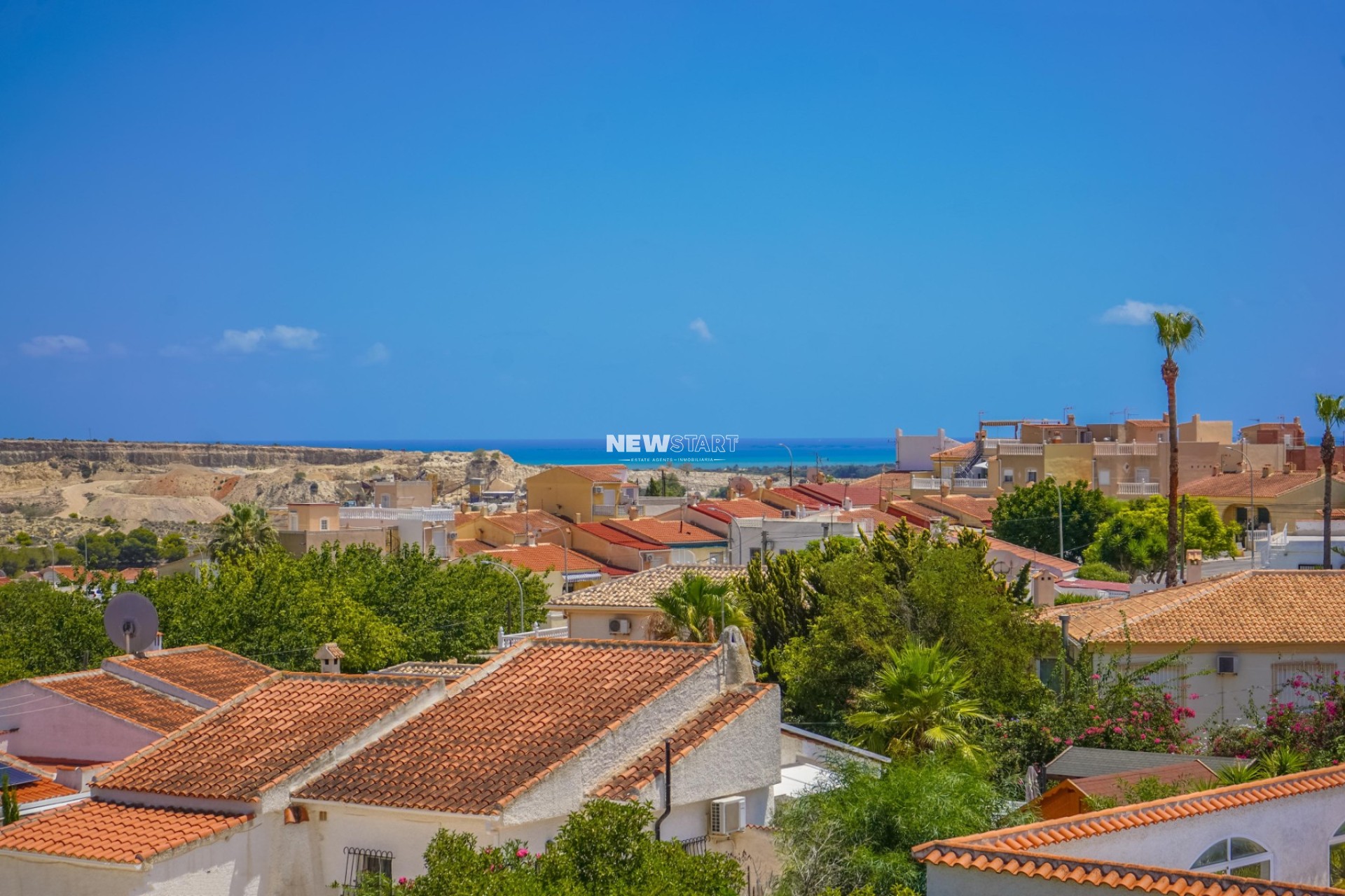 Wiederverkauf - Freistehend - La Marina - Urb. La Marina