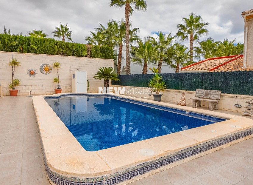 Wiederverkauf - Freistehend - La Marina - Urb. La Marina