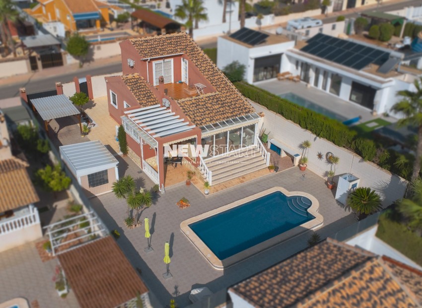 Wiederverkauf - Freistehend - La Marina - Urb. La Marina