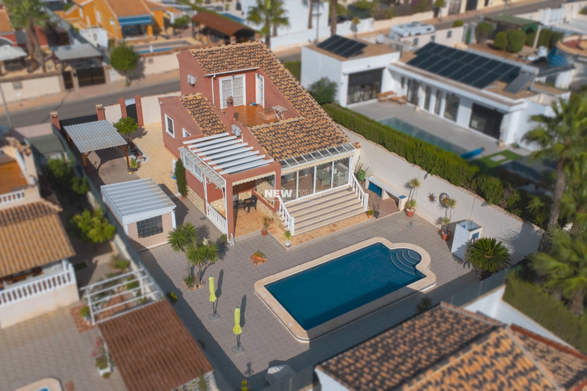 Wiederverkauf - Freistehend - La Marina - Urb. La Marina