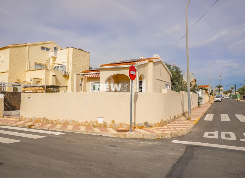 Wiederverkauf - Freistehend - La Marina - Urb. La Marina