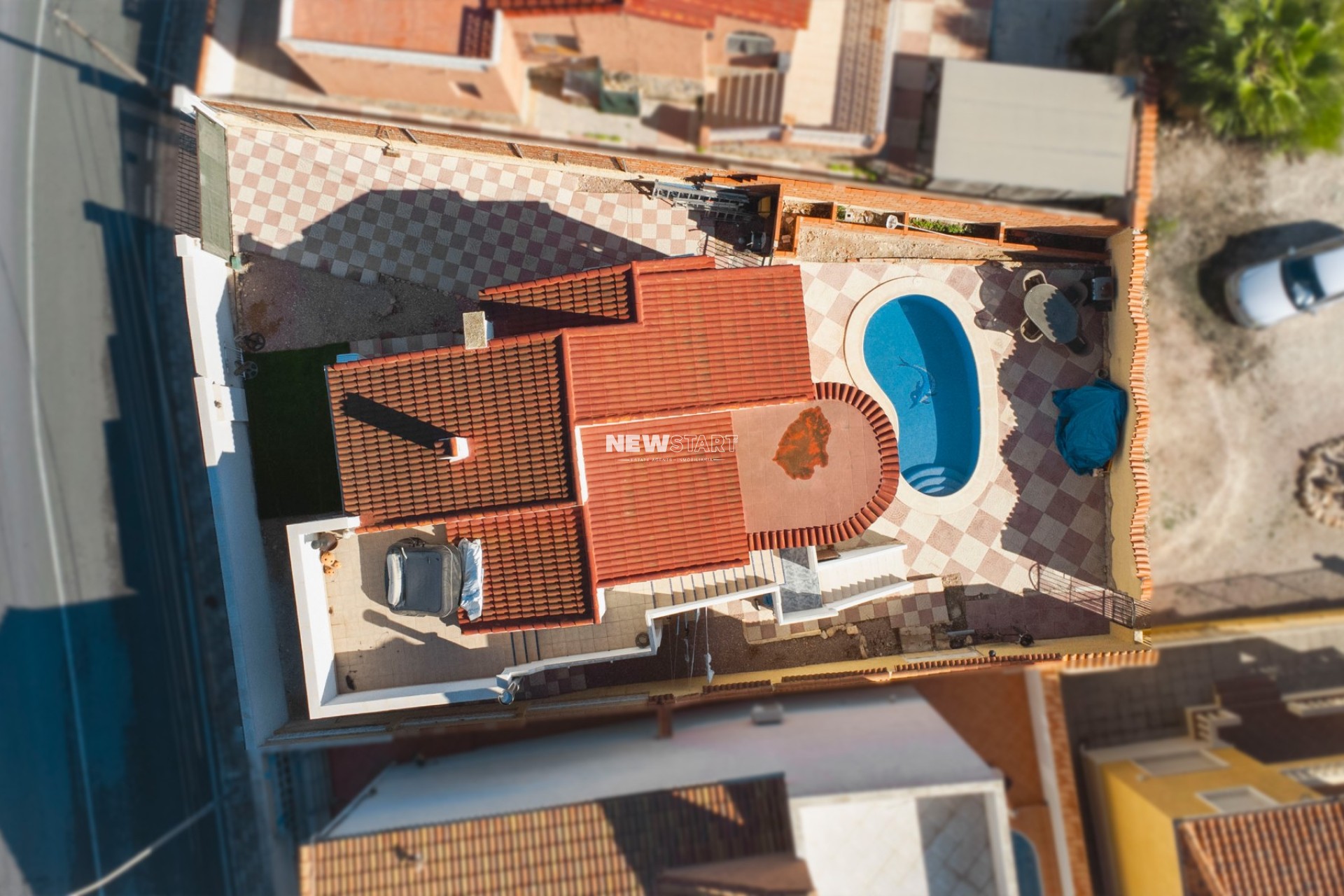 Wiederverkauf - Freistehend - La Marina - Urb. La Marina