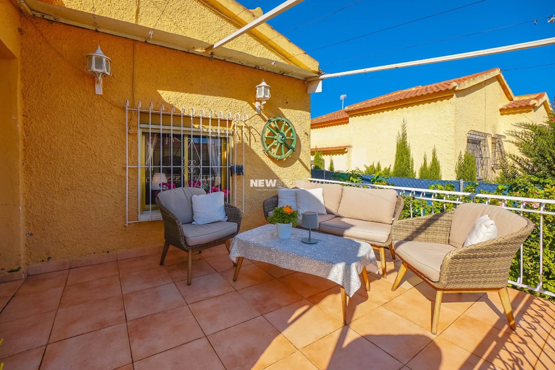 Wiederverkauf - Freistehend - La Marina - Urb. La Marina