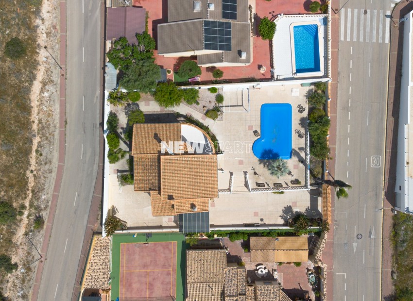 Wiederverkauf - Freistehend - La Marina - Urb. La Marina