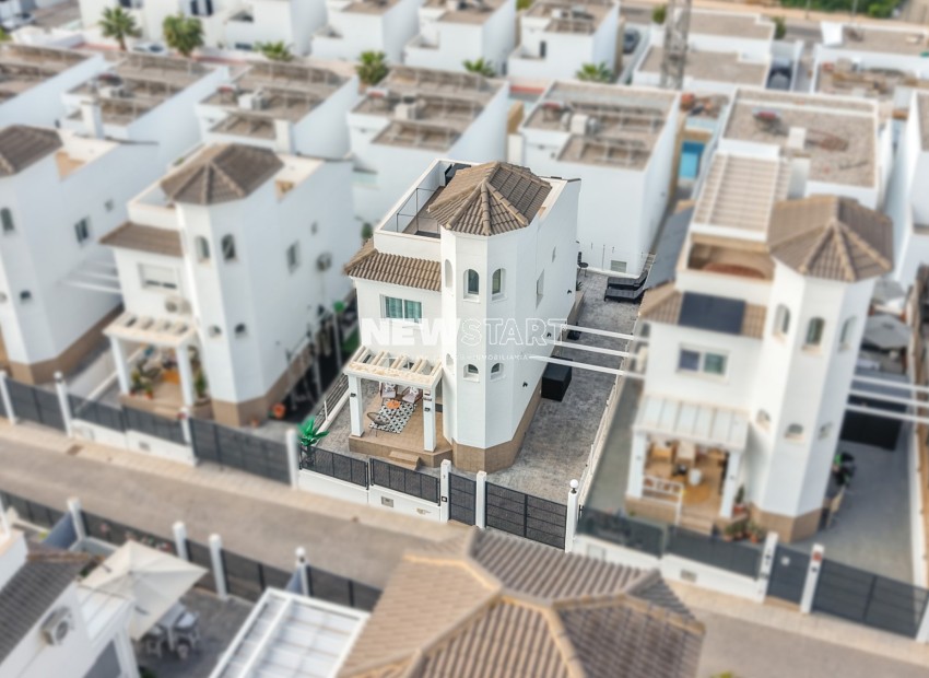 Wiederverkauf - Freistehend - La Marina - Urb. La Marina