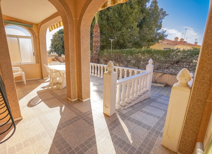 Wiederverkauf - Freistehende Villa - La Marina - Urb. La Marina