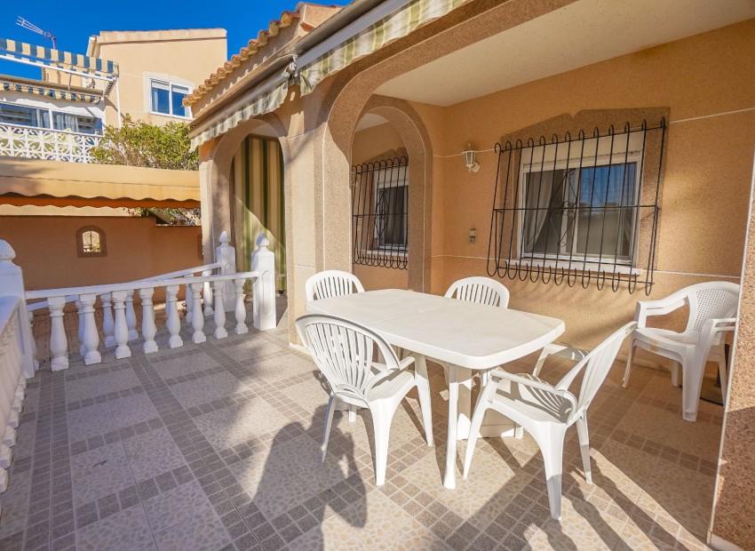 Wiederverkauf - Freistehende Villa - La Marina - Urb. La Marina