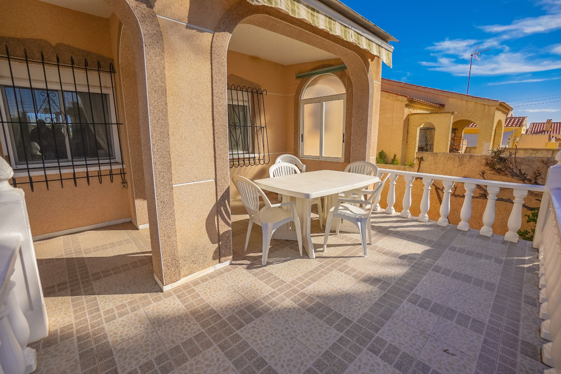 Wiederverkauf - Freistehende Villa - La Marina - Urb. La Marina