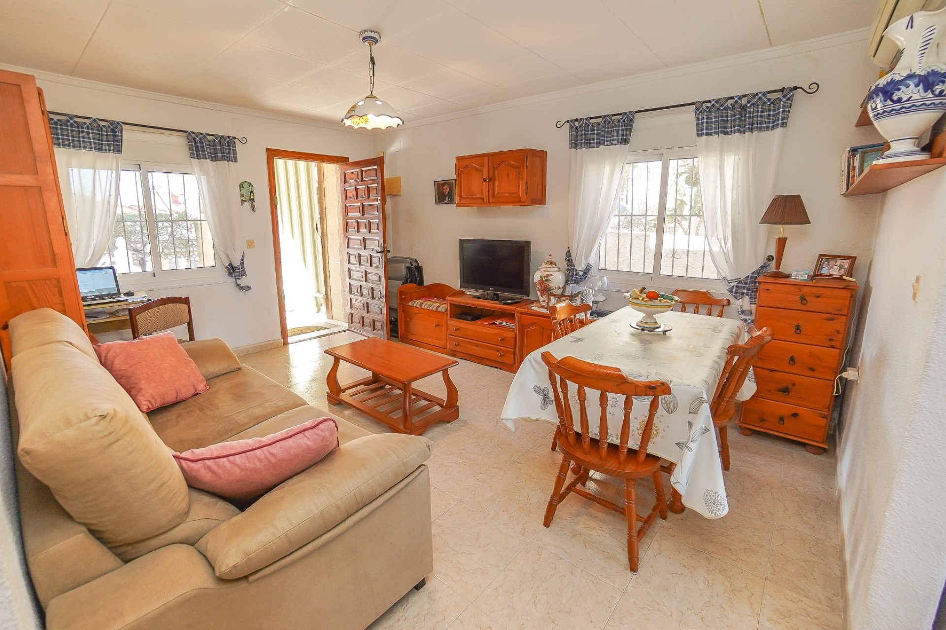 Wiederverkauf - Freistehende Villa - La Marina - Urb. La Marina