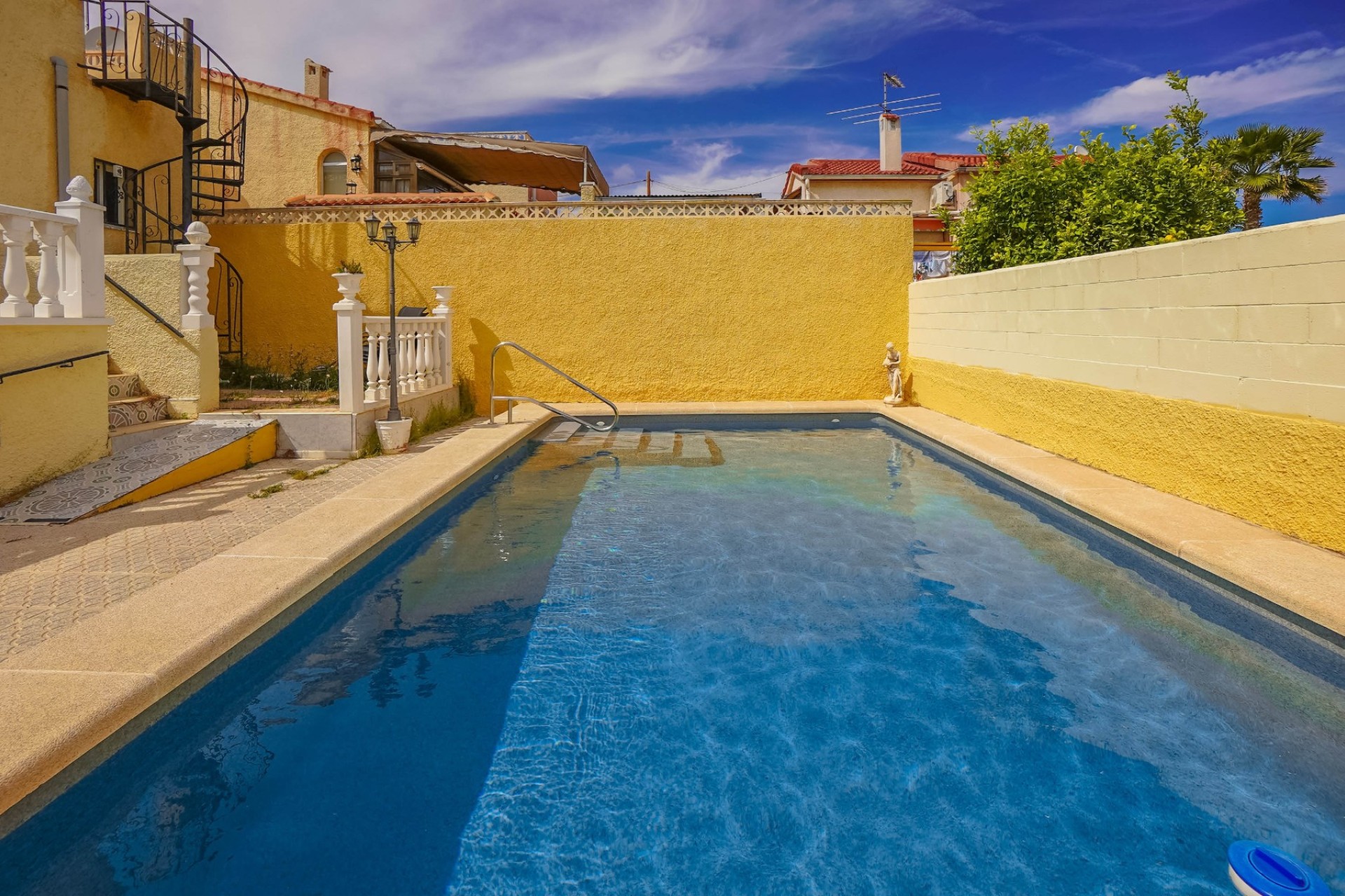 Wiederverkauf - Freistehende Villa - La Marina - Urb. La Marina
