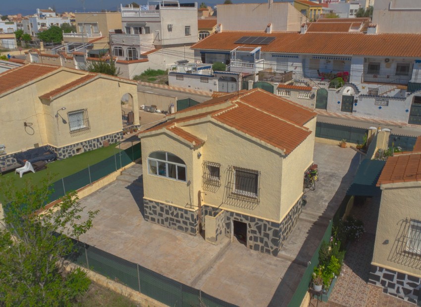 Wiederverkauf - Freistehende Villa - La Marina - Urb. La Marina