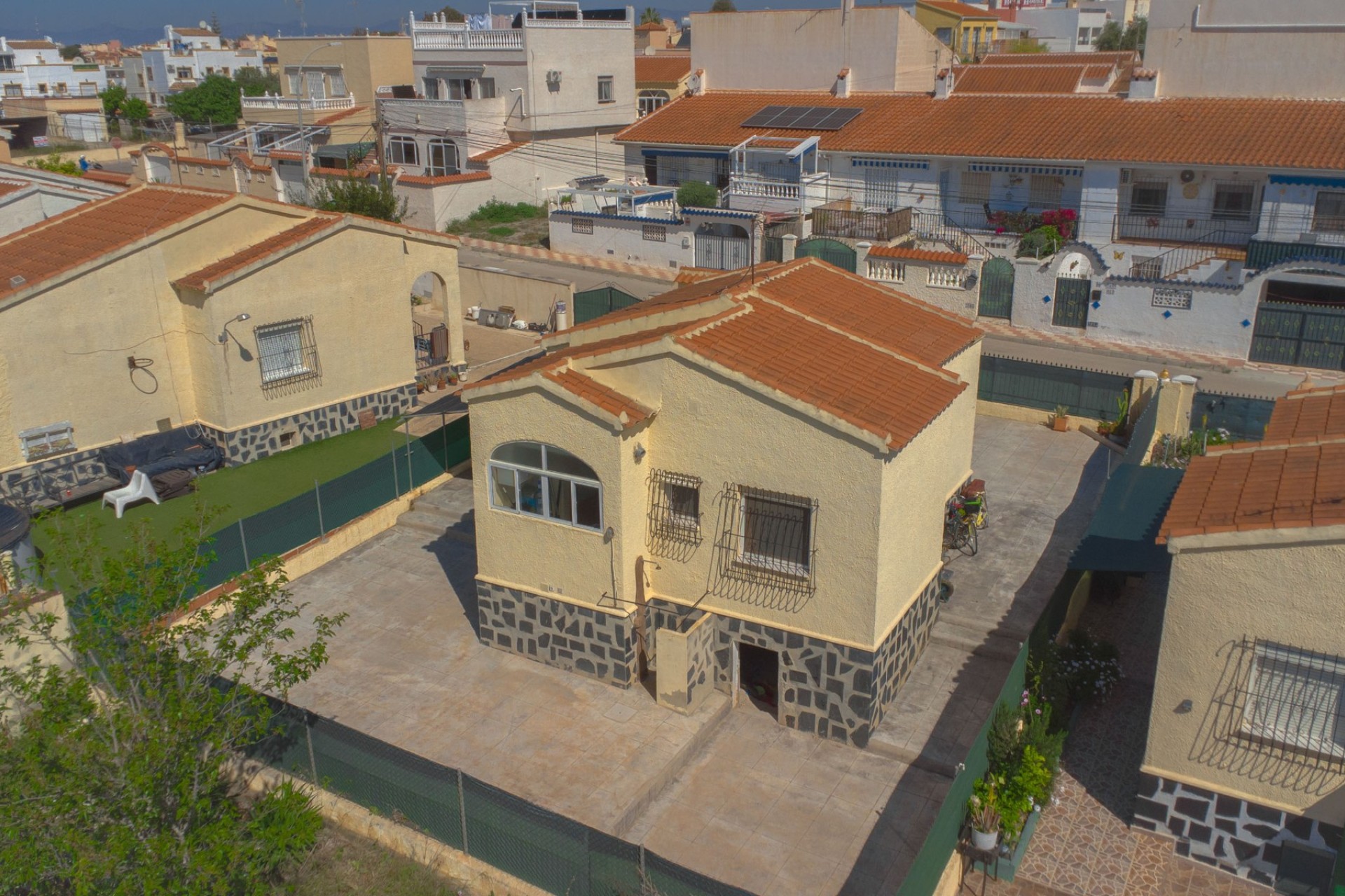 Wiederverkauf - Freistehende Villa - La Marina - Urb. La Marina