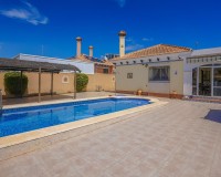 Wiederverkauf - Freistehende Villa - La Marina - Urb. La Marina