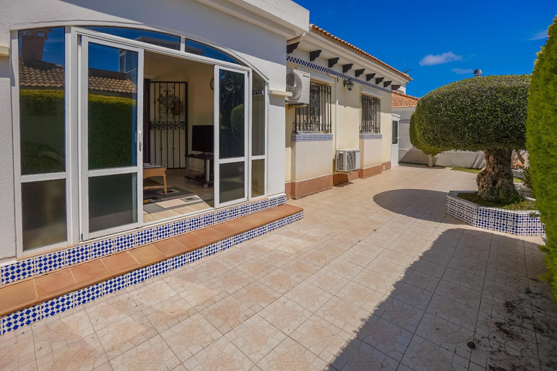 Wiederverkauf - Freistehende Villa - La Marina - Urb. La Marina