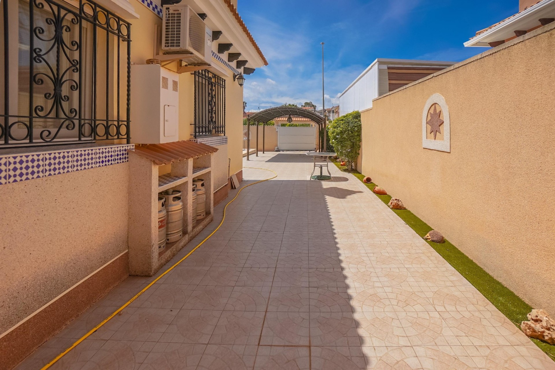 Wiederverkauf - Freistehende Villa - La Marina - Urb. La Marina
