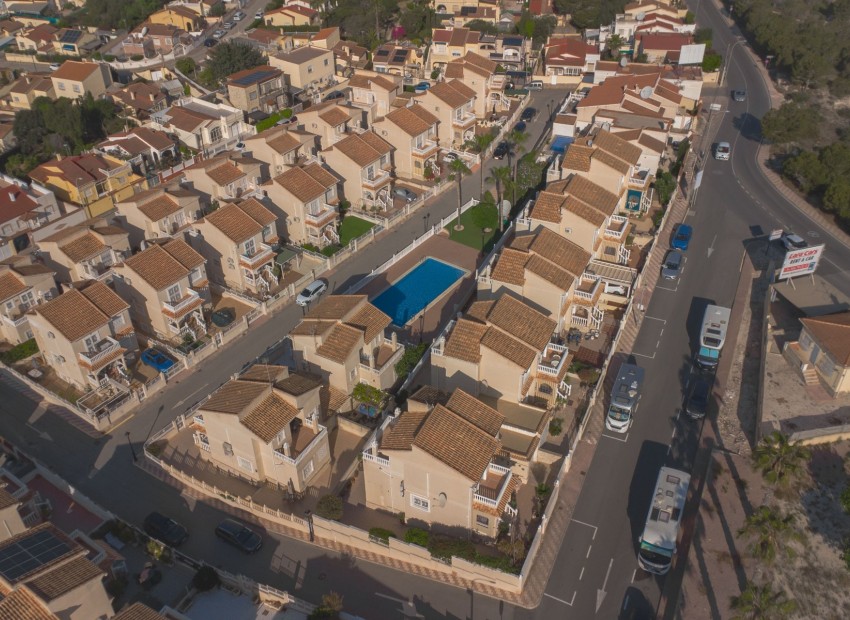Wiederverkauf - Freistehende Villa - La Marina - Urb. La Marina