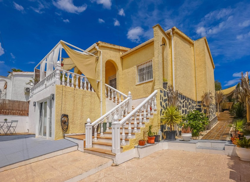 Wiederverkauf - Freistehende Villa - La Marina - Urb. La Marina