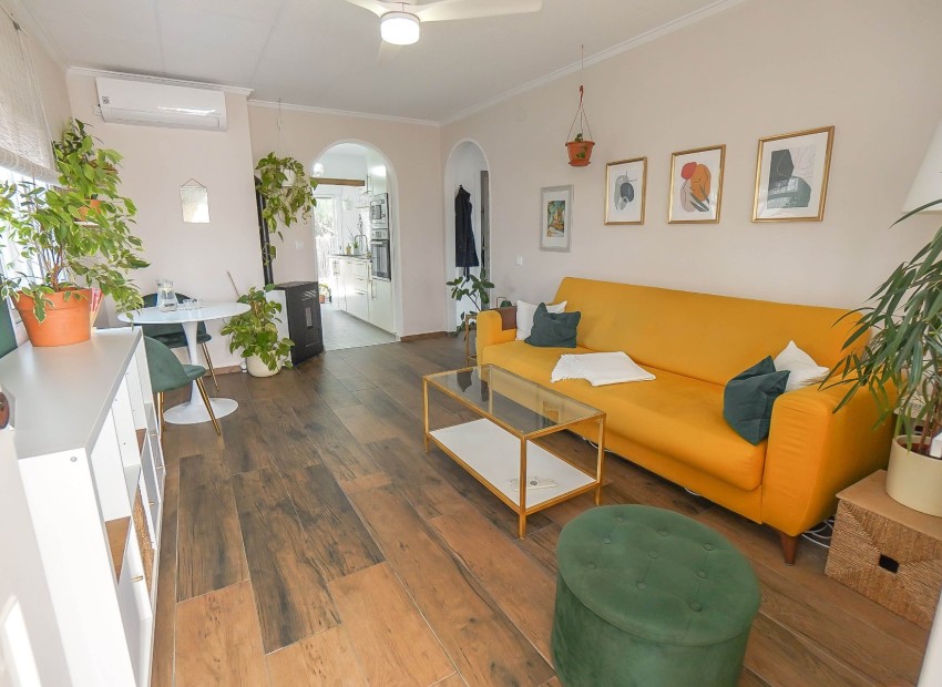 Wiederverkauf - Freistehende Villa - La Marina - Urb. La Marina