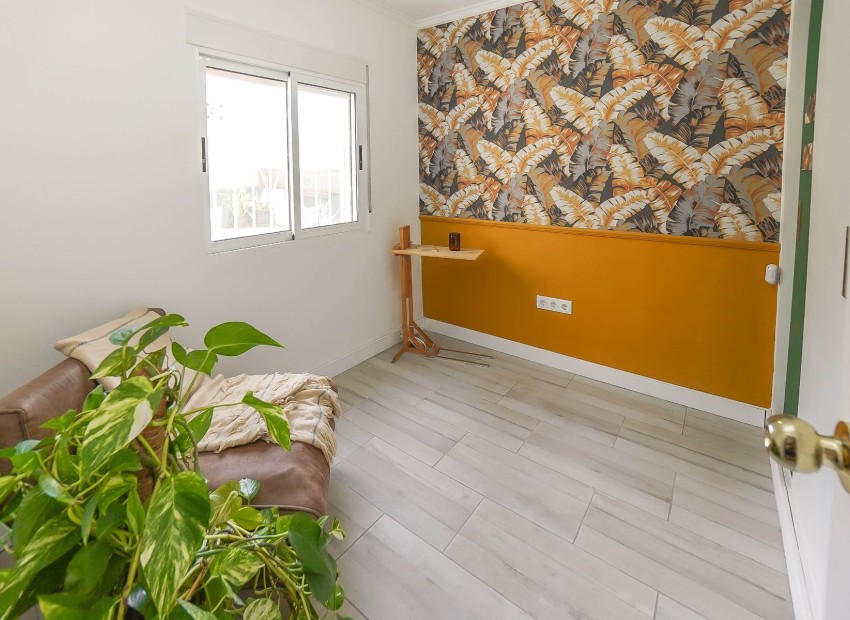 Wiederverkauf - Freistehende Villa - La Marina - Urb. La Marina