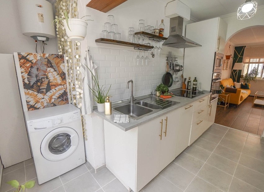 Wiederverkauf - Freistehende Villa - La Marina - Urb. La Marina