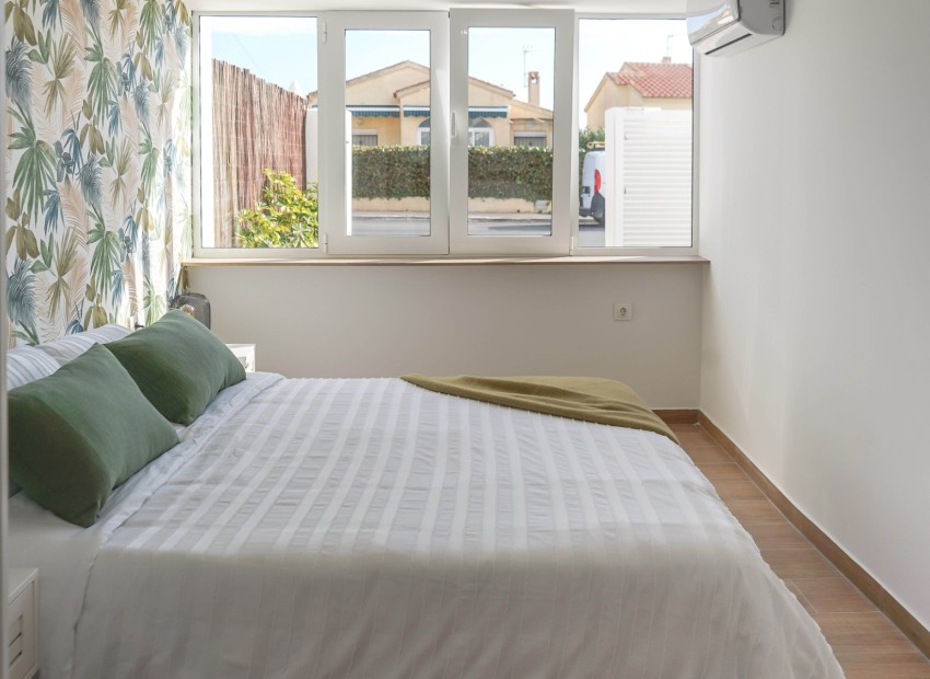 Wiederverkauf - Freistehende Villa - La Marina - Urb. La Marina