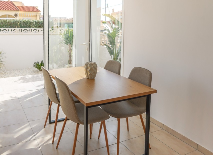 Wiederverkauf - Freistehende Villa - La Marina - Urb. La Marina