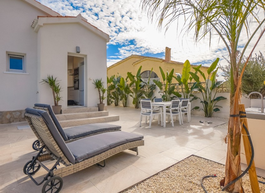 Wiederverkauf - Freistehende Villa - La Marina - Urb. La Marina